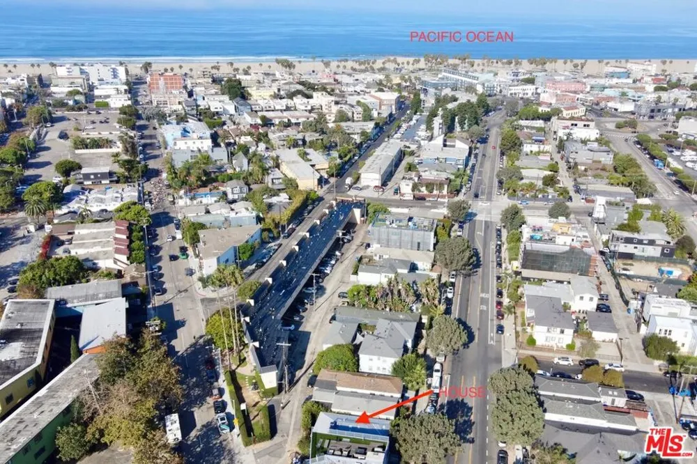 510 Venice Way Los Angeles, CA 90291
