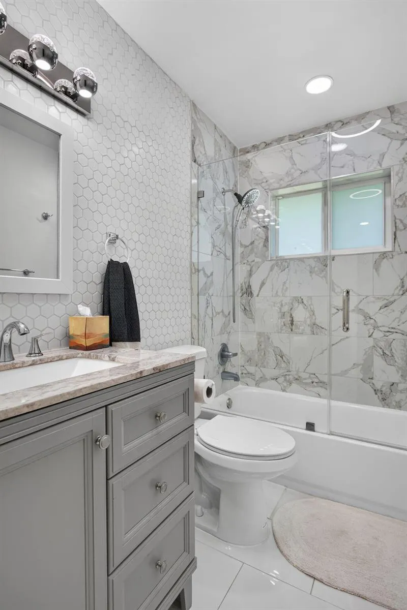2400 NW 105TH TERRACE Coral Springs, FL 33065