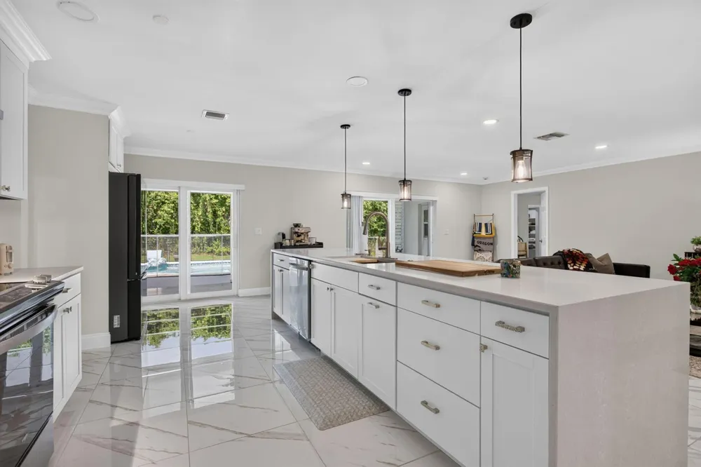 2400 NW 105TH TERRACE Coral Springs, FL 33065