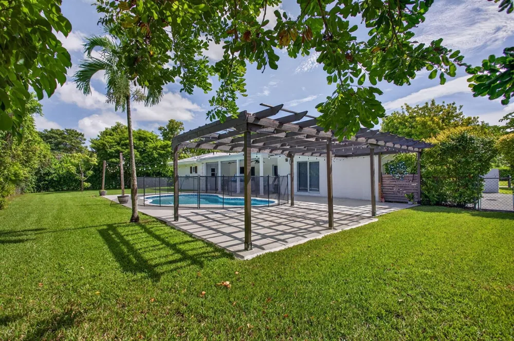 2400 NW 105TH TERRACE Coral Springs, FL 33065