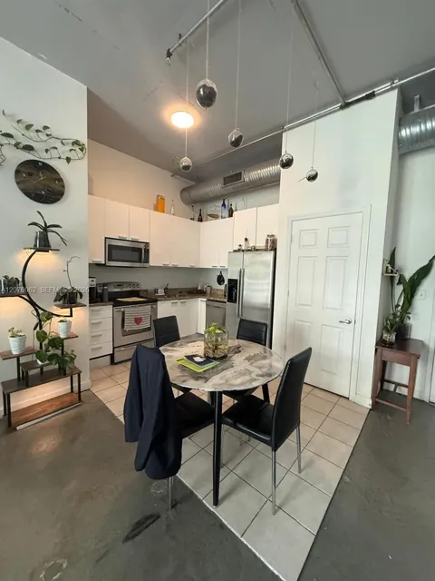 2100 Van Buren St #216