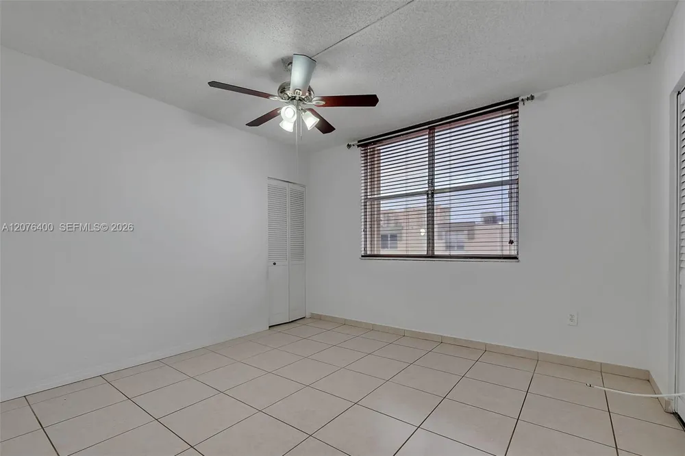 1655 NE 115th St #21B Miami, FL 33181