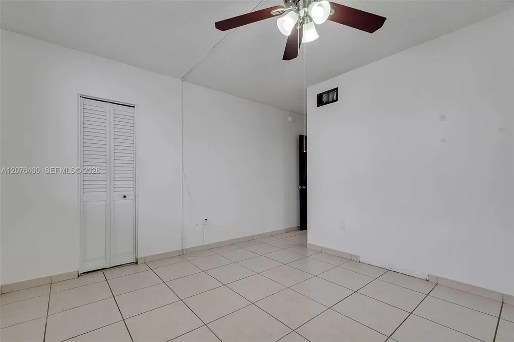 1655 NE 115th St #21B Miami, FL 33181