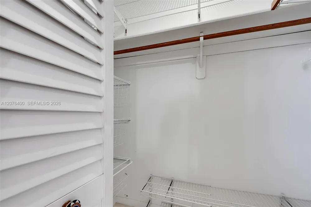 1655 NE 115th St #21B Miami, FL 33181