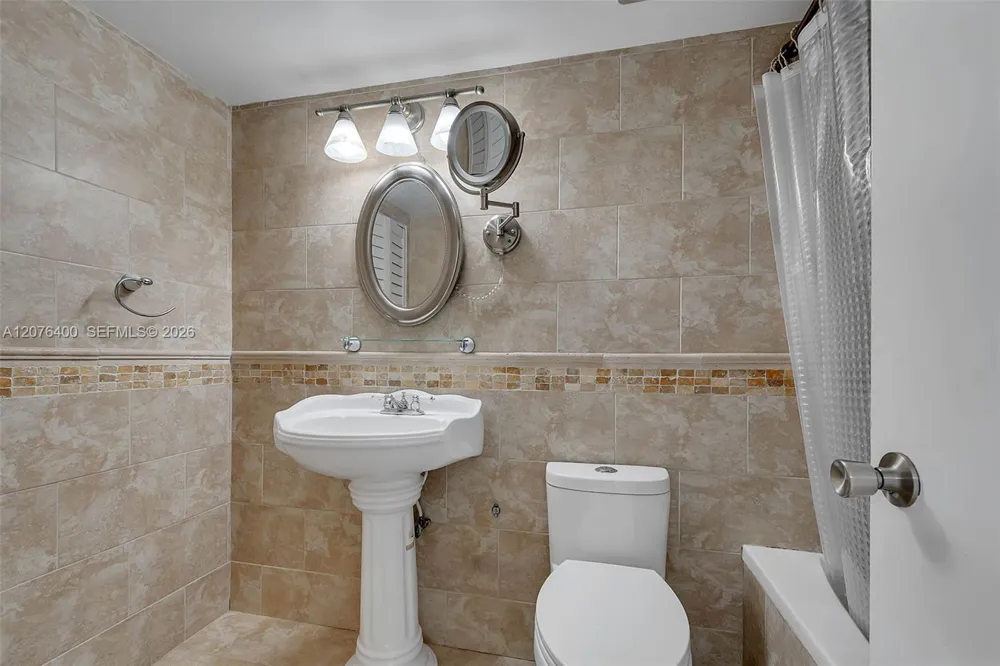 1655 NE 115th St #21B Miami, FL 33181