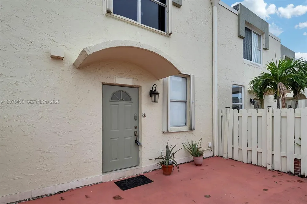 1655 NE 115th St #21B Miami, FL 33181