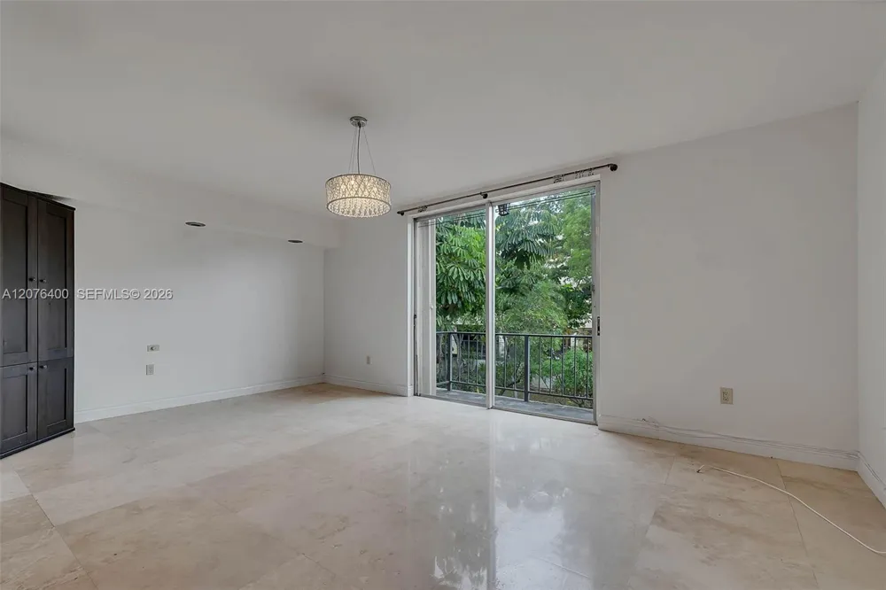 1655 NE 115th St #21B Miami, FL 33181