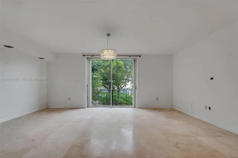 1655 NE 115th St #21B Miami, FL 33181