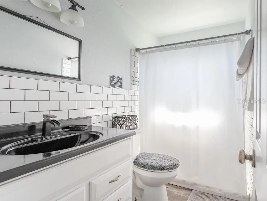 225 RICHLAND Merritt Island, FL 32953