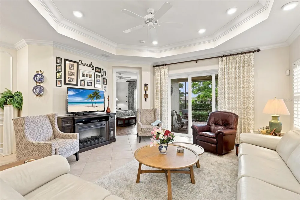 7201 VISTA BELLA DRIVE Bradenton, FL 34209