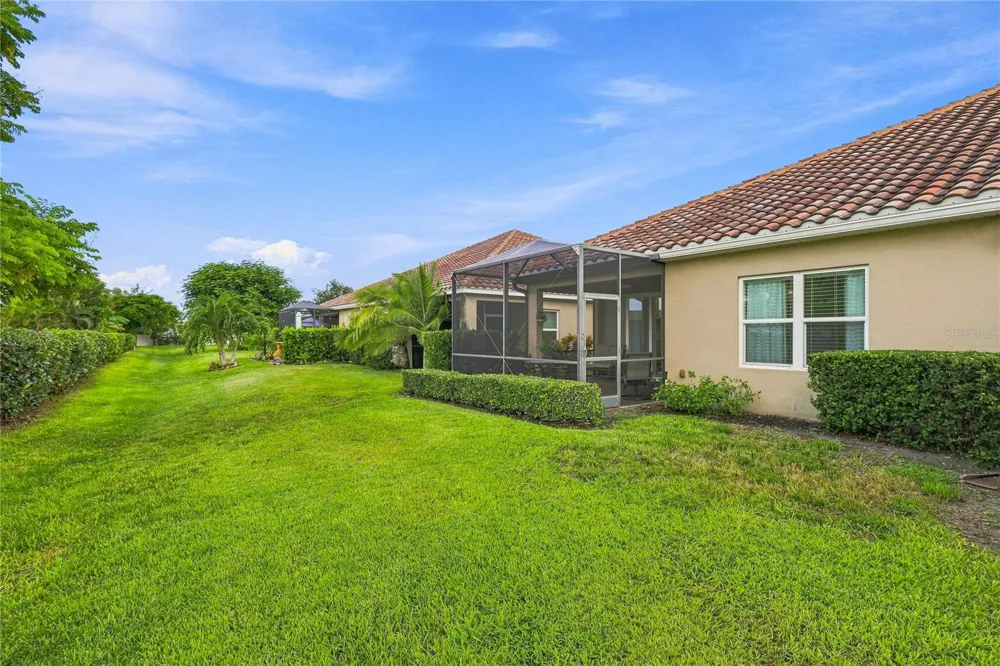 7201 VISTA BELLA DRIVE Bradenton, FL 34209
