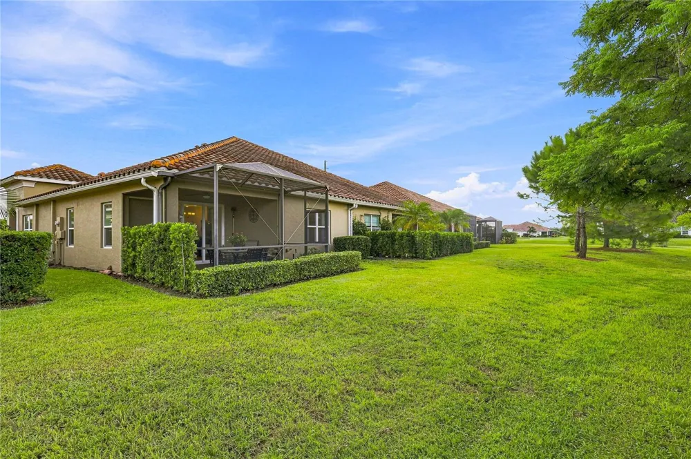 7201 VISTA BELLA DRIVE Bradenton, FL 34209