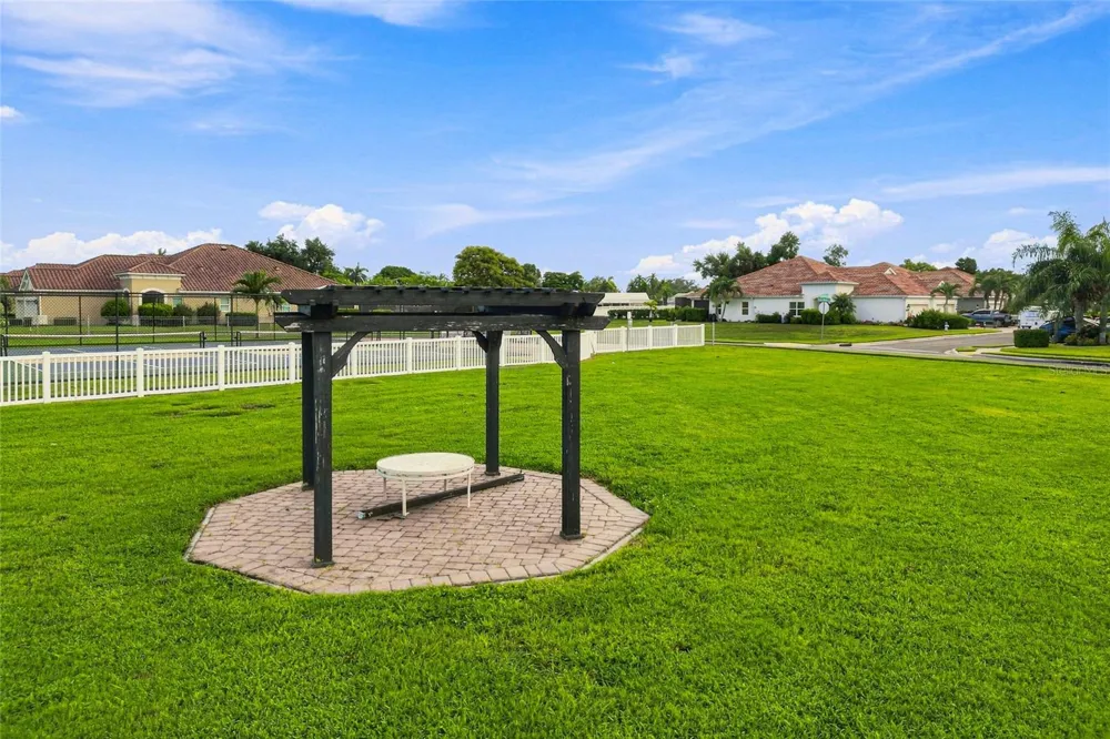 7201 VISTA BELLA DRIVE Bradenton, FL 34209