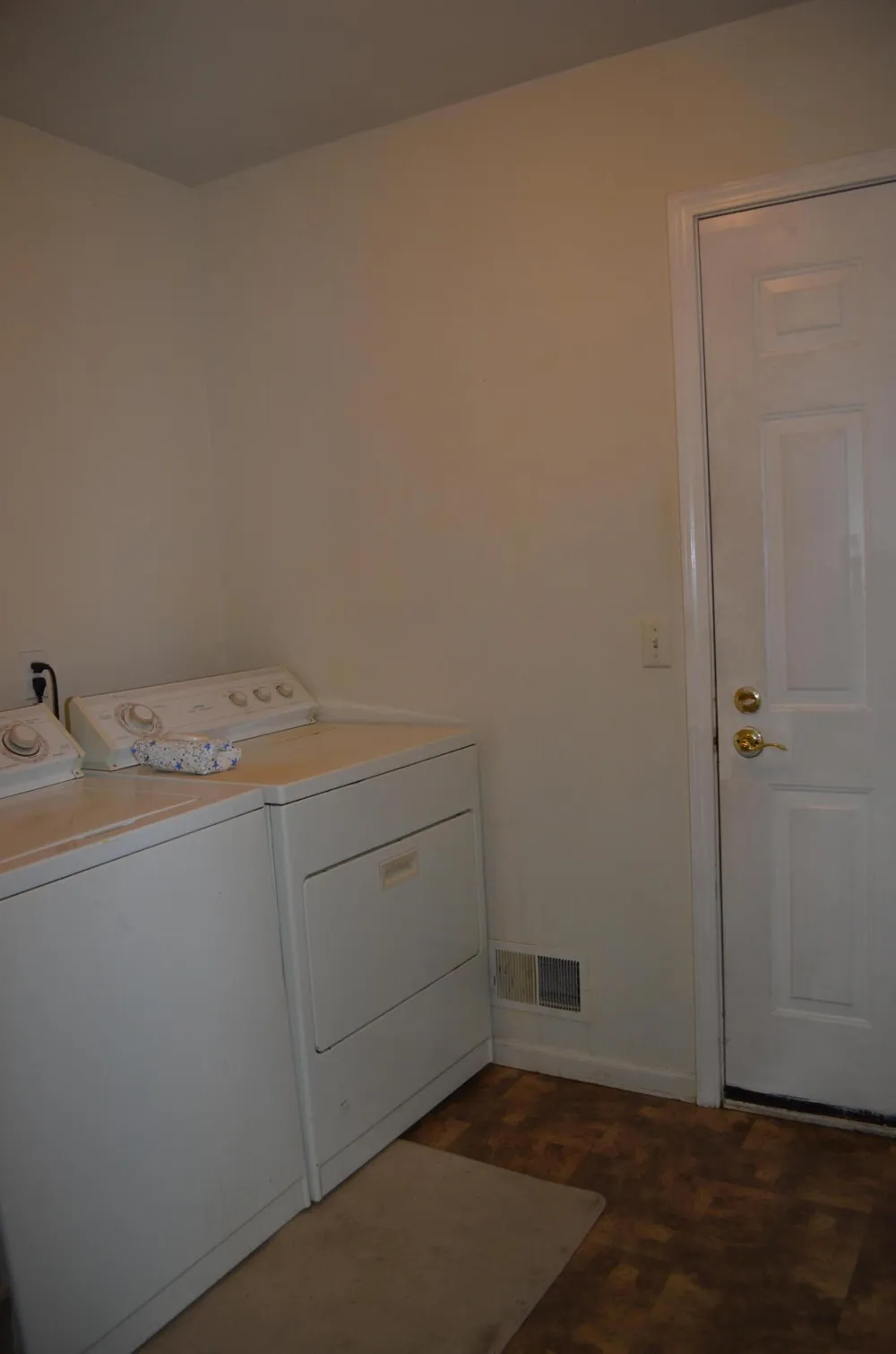 7686 Cherrywood Drive Westland City, MI 48185