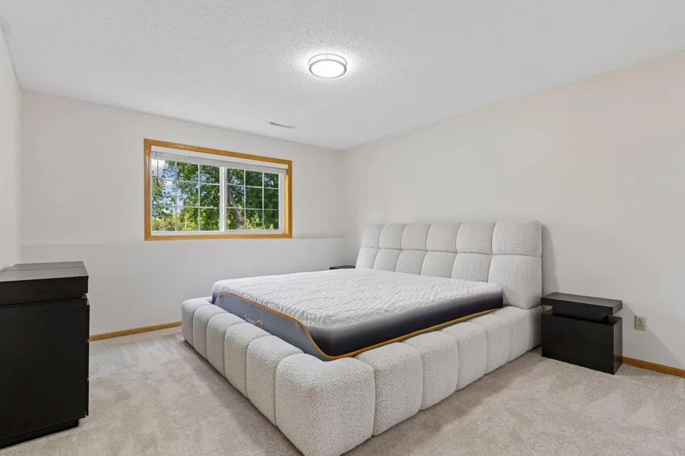 2485 Prairie Oak Trail Woodbury, MN 55125