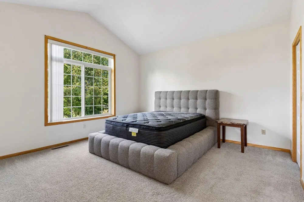 2485 Prairie Oak Trail Woodbury, MN 55125
