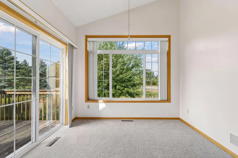 2485 Prairie Oak Trail Woodbury, MN 55125