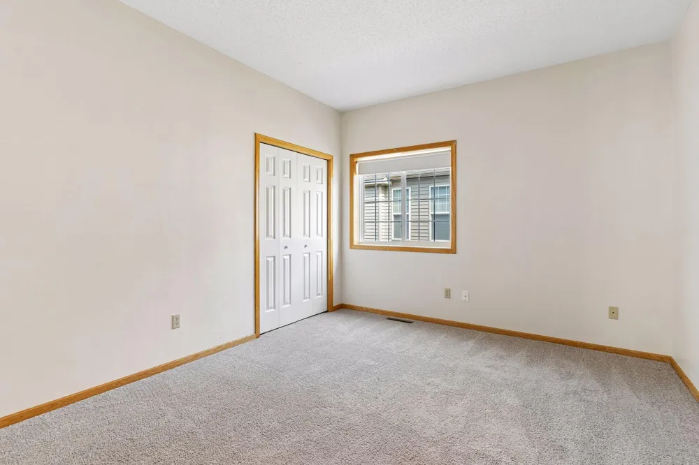 2485 Prairie Oak Trail Woodbury, MN 55125