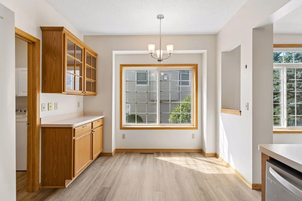 2485 Prairie Oak Trail Woodbury, MN 55125