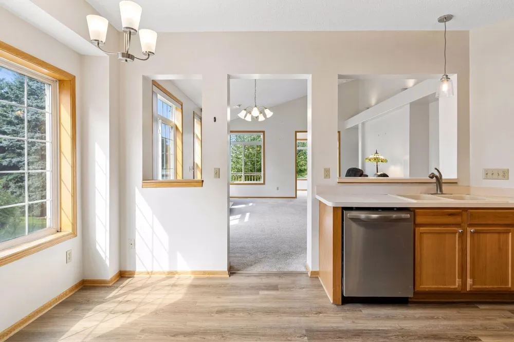 2485 Prairie Oak Trail Woodbury, MN 55125
