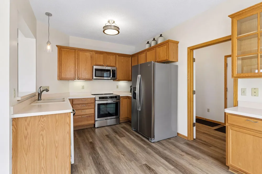 2485 Prairie Oak Trail Woodbury, MN 55125