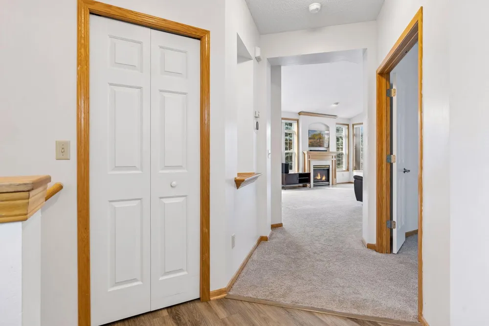 2485 Prairie Oak Trail Woodbury, MN 55125