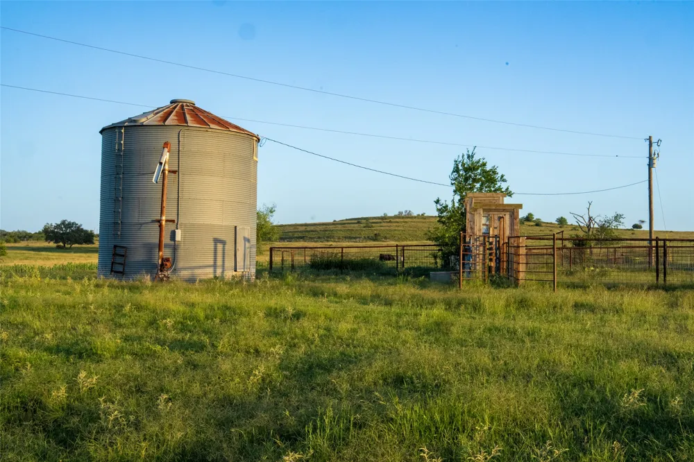150 Hye Albert Road Hye, TX 78635