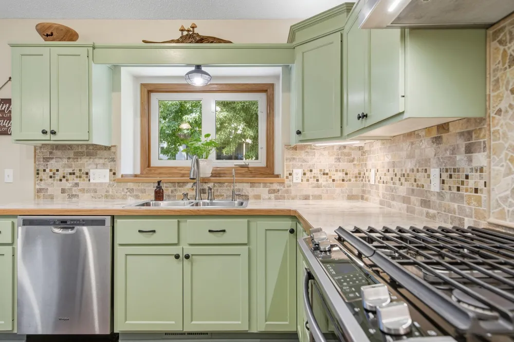 5604 Lone Oak Drive Savage, MN 55378