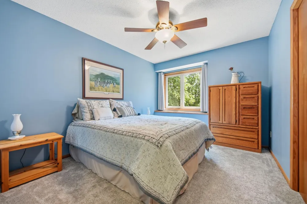 5604 Lone Oak Drive Savage, MN 55378