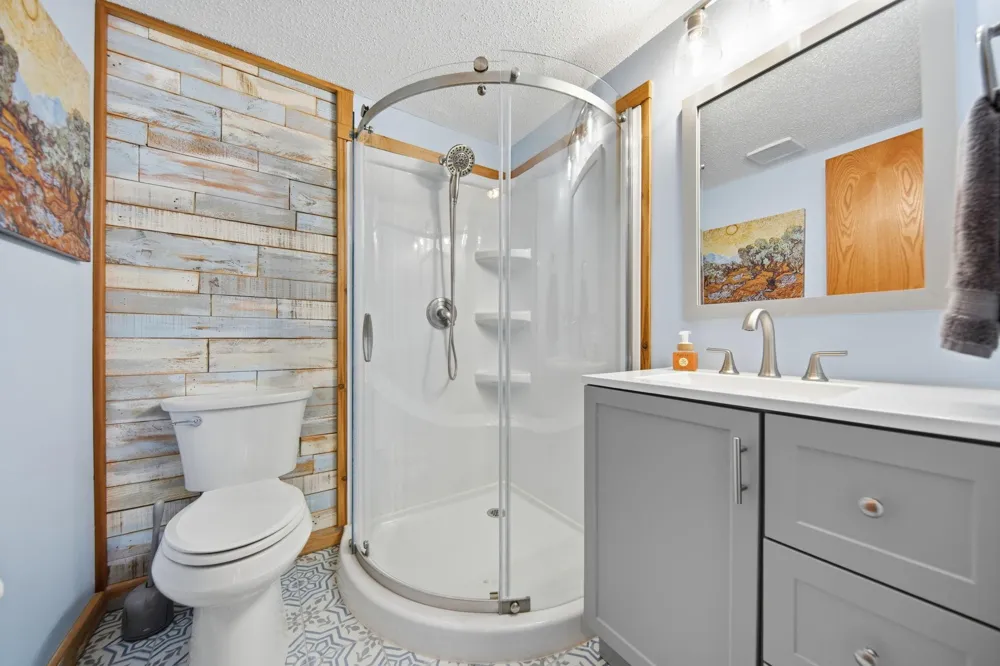 5604 Lone Oak Drive Savage, MN 55378
