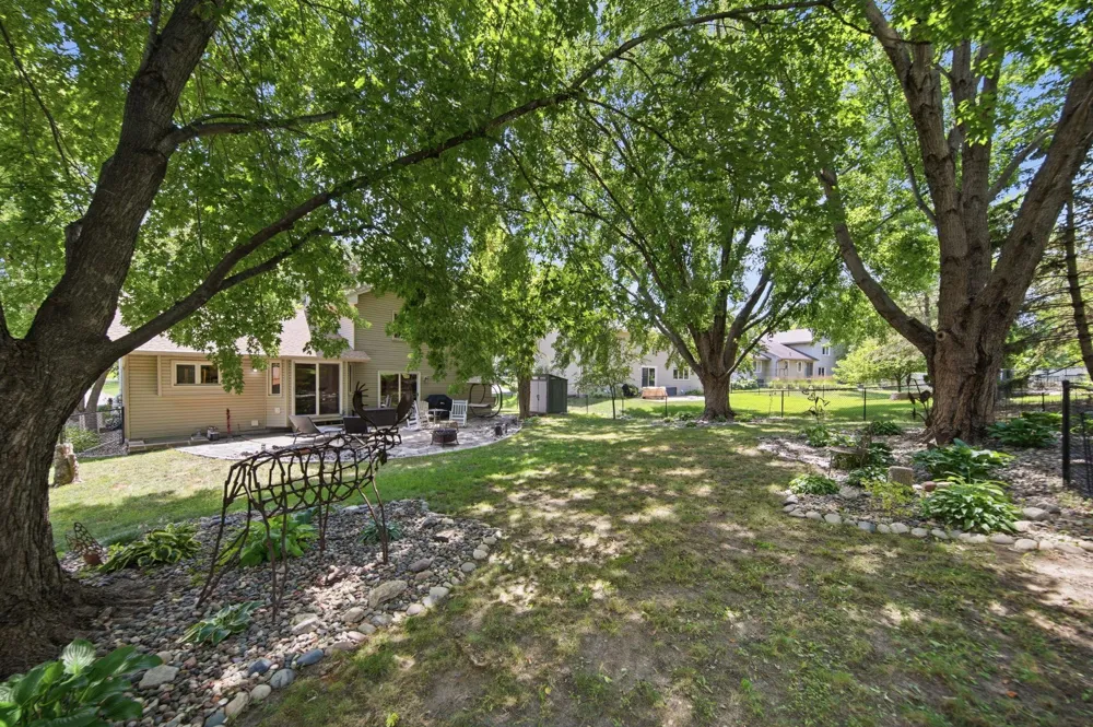 5604 Lone Oak Drive Savage, MN 55378