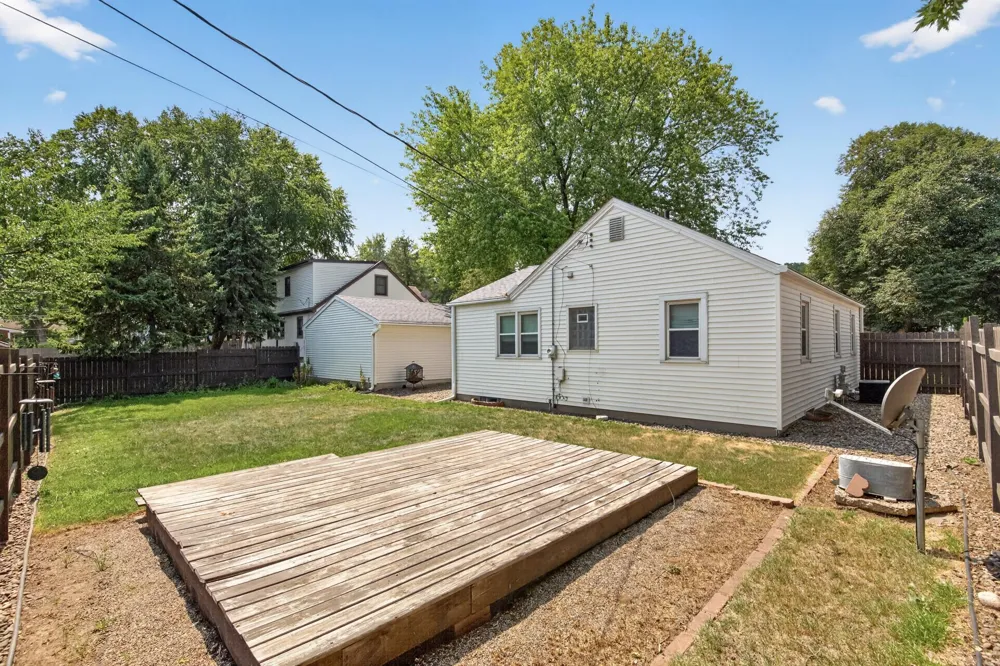 213 14th Avenue S South Saint Paul, MN 55075