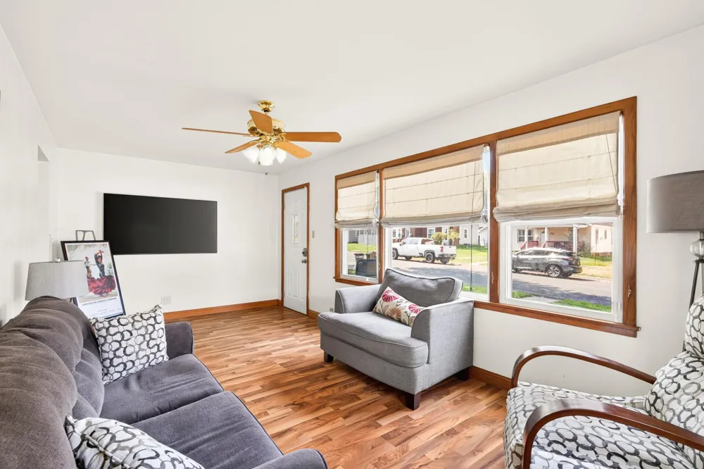 213 14th Avenue S South Saint Paul, MN 55075