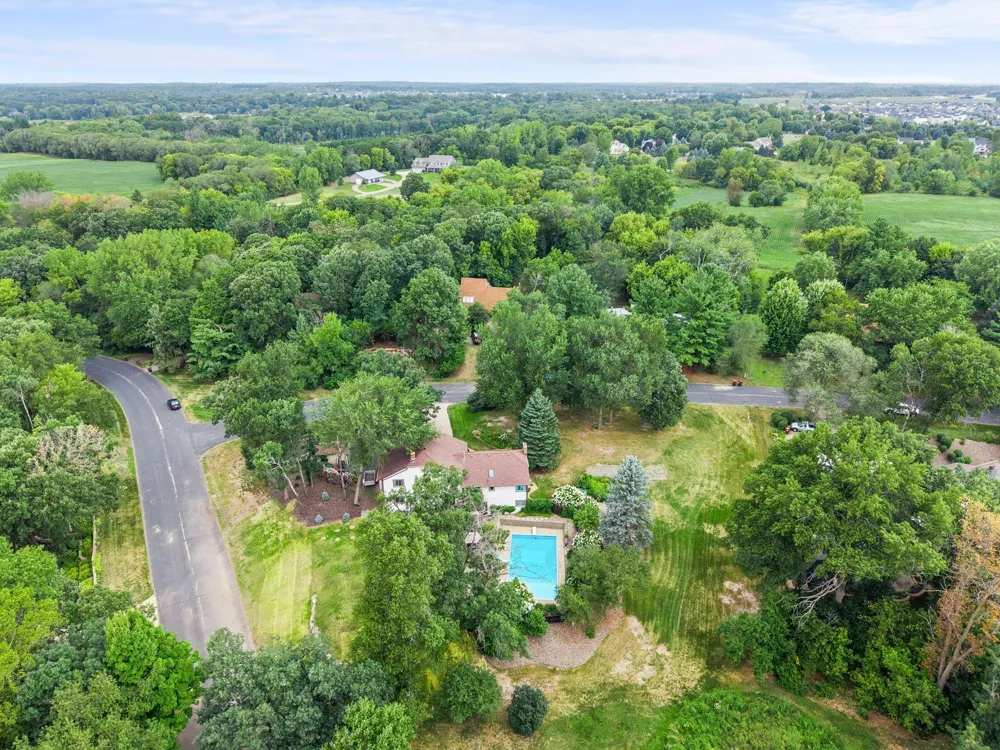 2415 Lisbon Avenue Lake Elmo, MN 55042