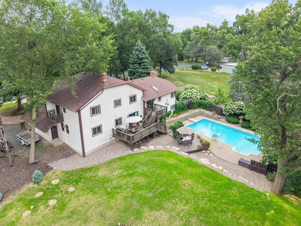 2415 Lisbon Avenue Lake Elmo, MN 55042