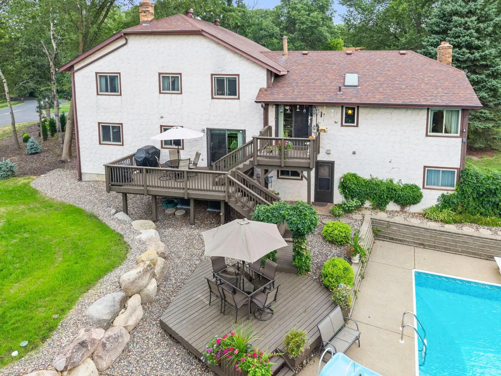 2415 Lisbon Avenue Lake Elmo, MN 55042