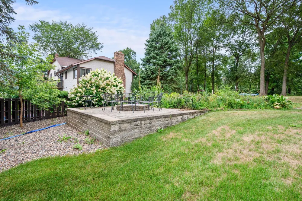 2415 Lisbon Avenue Lake Elmo, MN 55042