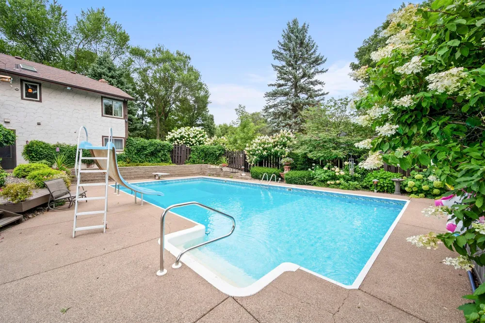 2415 Lisbon Avenue Lake Elmo, MN 55042