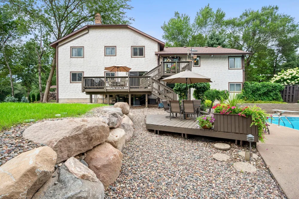 2415 Lisbon Avenue Lake Elmo, MN 55042