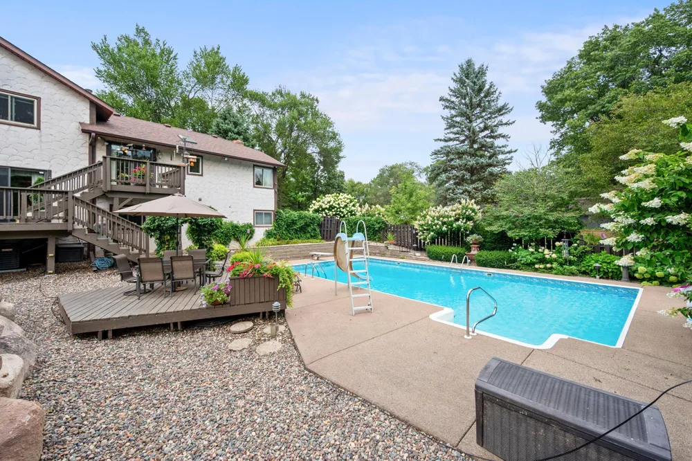 2415 Lisbon Avenue Lake Elmo, MN 55042