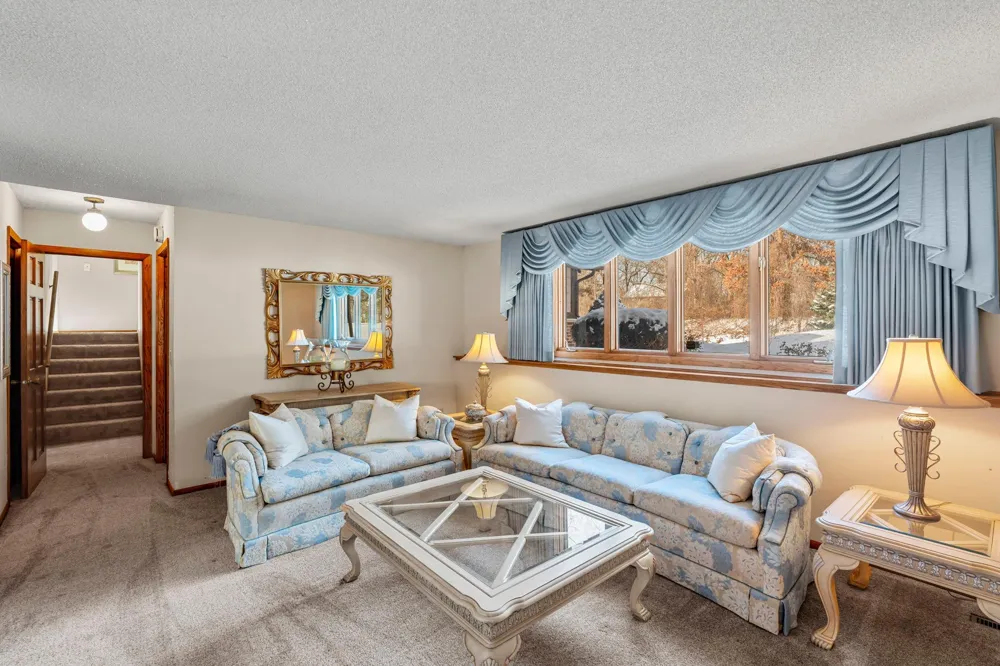 2415 Lisbon Avenue Lake Elmo, MN 55042