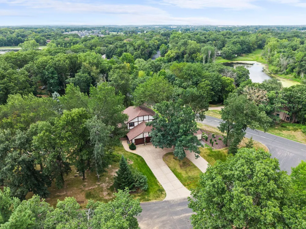 2415 Lisbon Avenue Lake Elmo, MN 55042