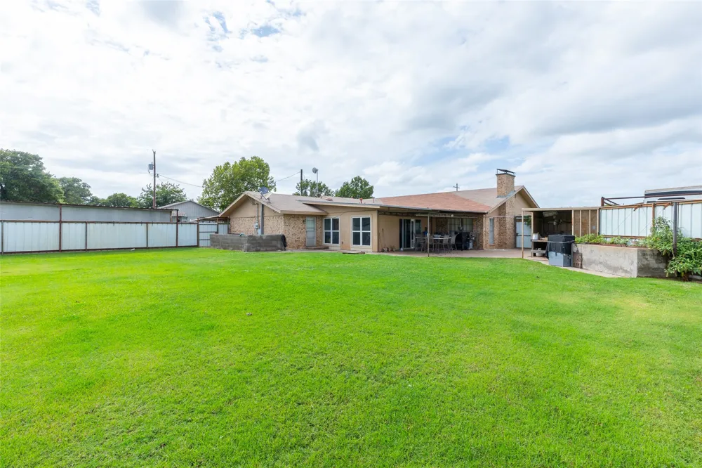 3433 I-20 W Baird, TX 79504