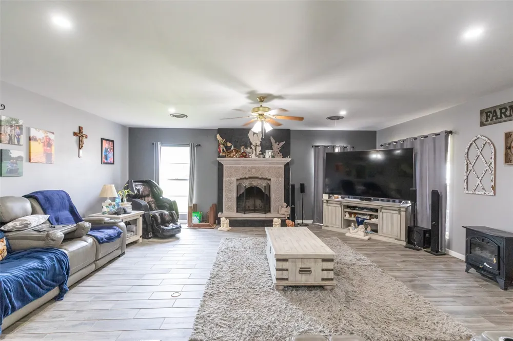 3433 I-20 W Baird, TX 79504