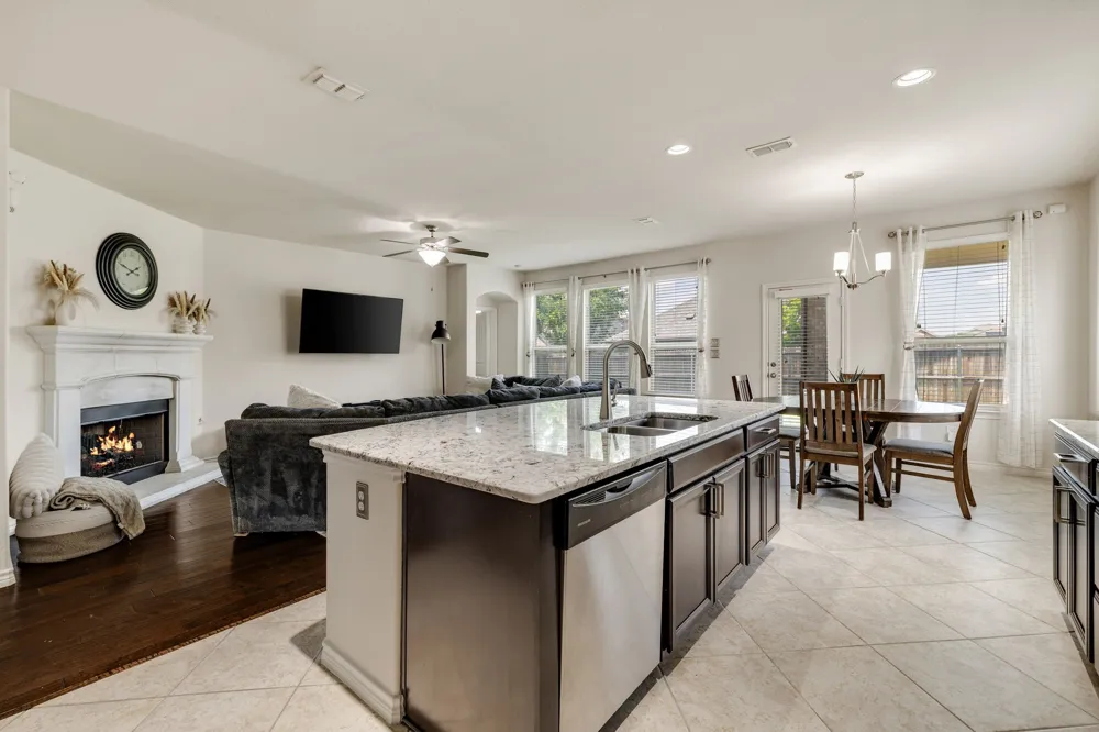 1017 Rose Garden Drive Little Elm, TX 75068