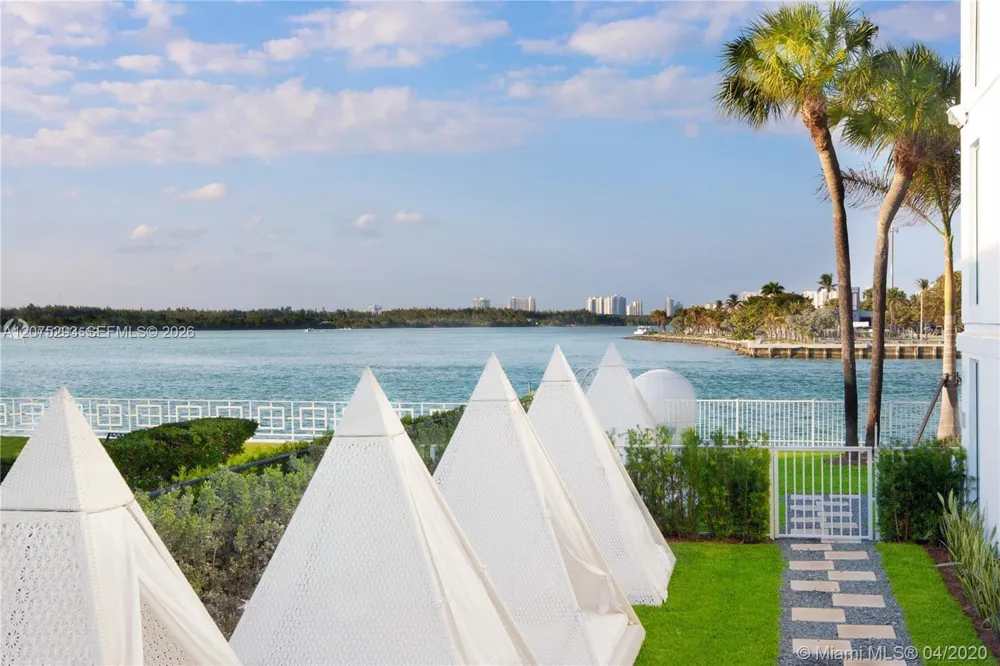 290 Bal Bay Dr #104 Bal Harbour, FL 33154