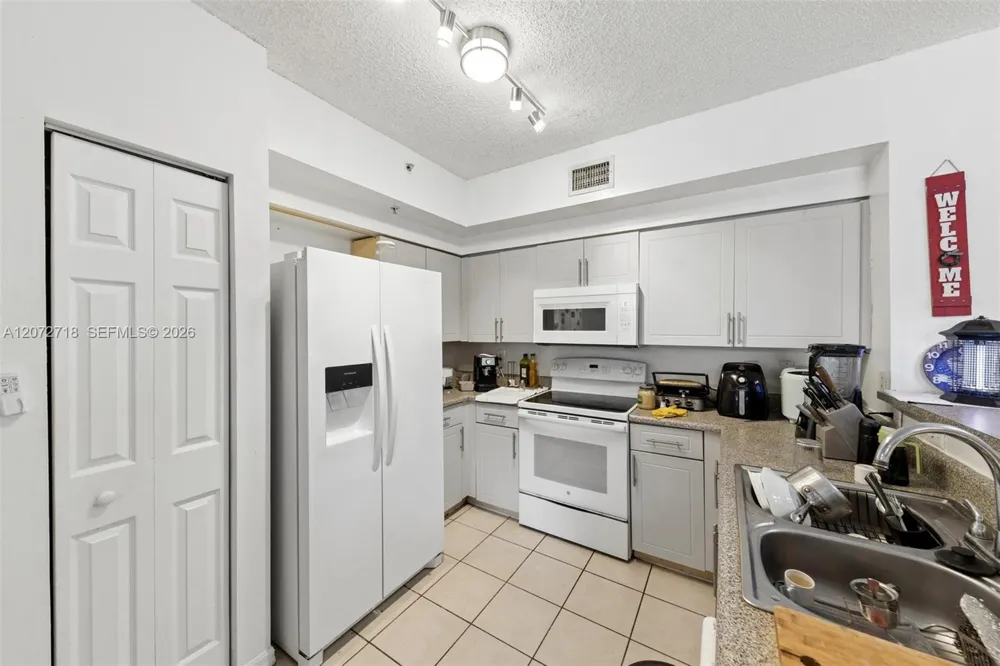 2280 E Preserve Way #204 Miramar, FL 33025
