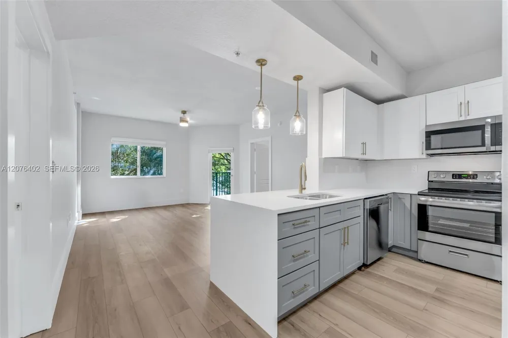 6001 SW 70th St #512 South Miami, FL 33143