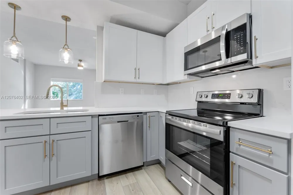 6001 SW 70th St #512 South Miami, FL 33143