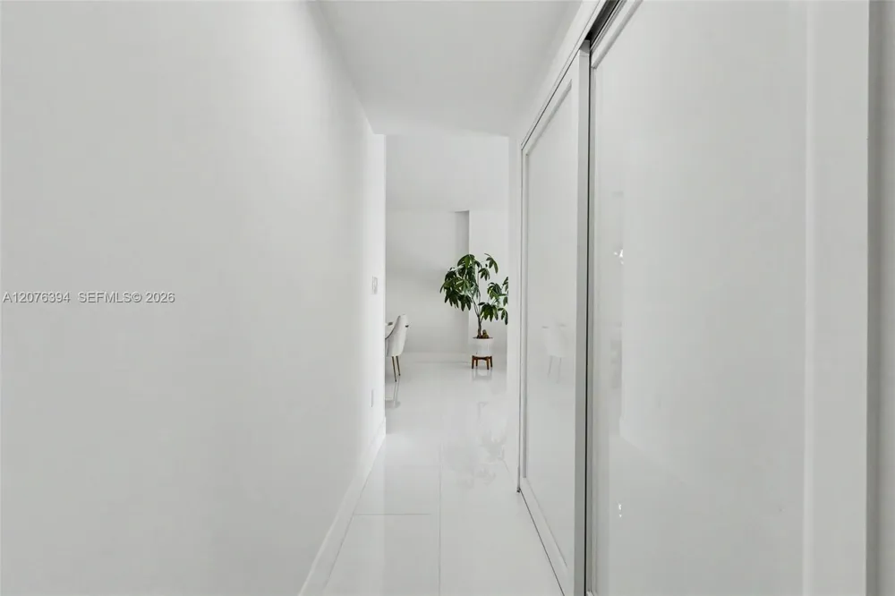 500 Bayview Dr #1924 Sunny Isles Beach, FL 33160